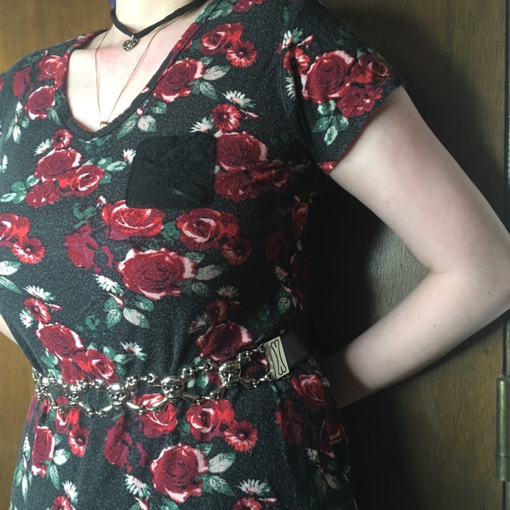 Floral t-shirt with lace trim
